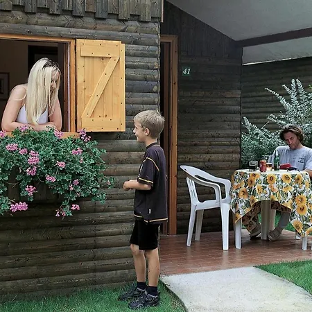 Bungalow With Free Water Park Entry At Villaggio Il Paese Di Ciribi, * 切里亚莱