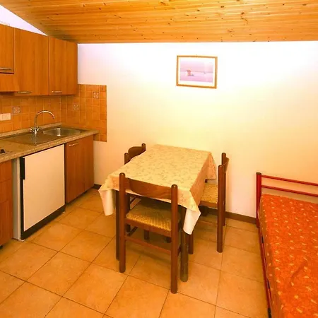 Bungalow With Free Water Park Entry At Villaggio Il Paese Di Ciribi, 度假居 切里亚莱
