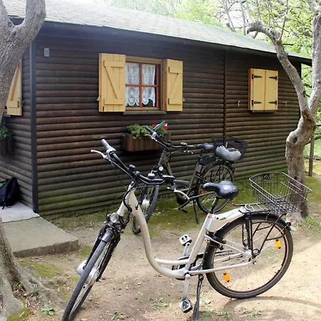 Bungalow With Free Water Park Entry At Villaggio Il Paese Di Ciribi, 度假居 *