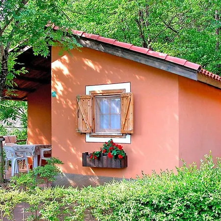 Bungalow With Free Water Park Entry At Villaggio Il Paese Di Ciribi, チェリアーレ
